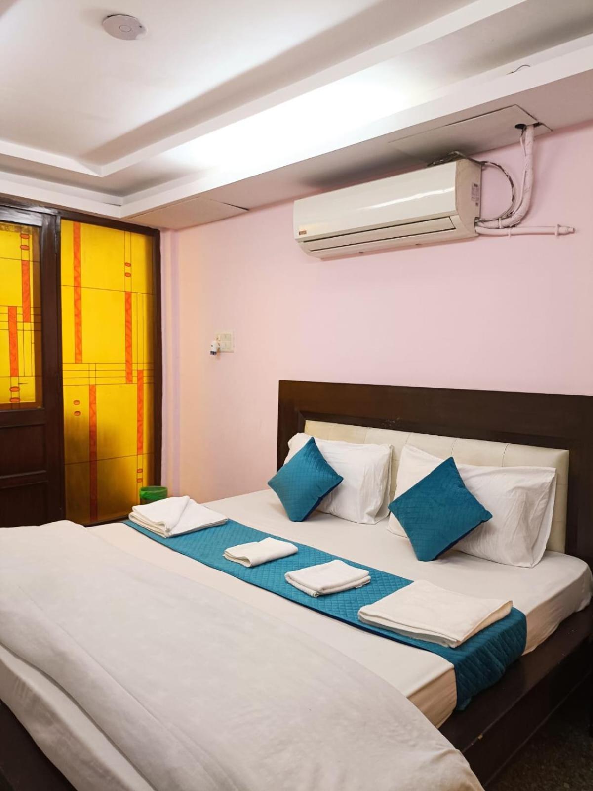 Hotel Blueberry New Delhi Eksteriør bilde